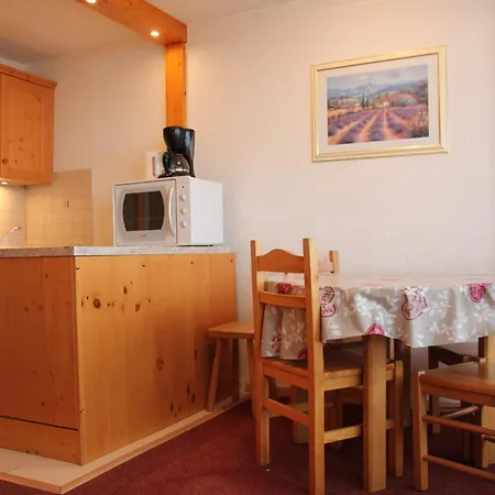 Apartment Neves - Location: Joli Pour 4 Personnes, Etage Eleve, Balcon Ensoleille, Dans Un Quartier Anime