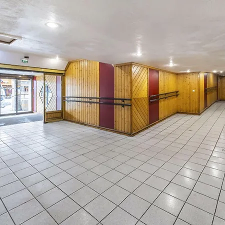 Apartment Neves - Location: Joli Pour 4 Personnes, Etage Eleve, Balcon Ensoleille, Dans Un Quartier Anime