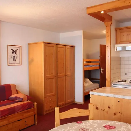 Apartment Neves - Location: Joli Pour 4 Personnes, Etage Eleve, Balcon Ensoleille, Dans Un Quartier Anime