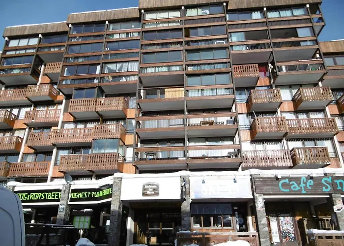 Neves - Location: Joli Pour 4 Personnes, Etage Eleve, Balcon Ensoleille, Dans Un Quartier Anime Apartman *